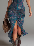 Vestido midi floral azul con acabados de encaje
