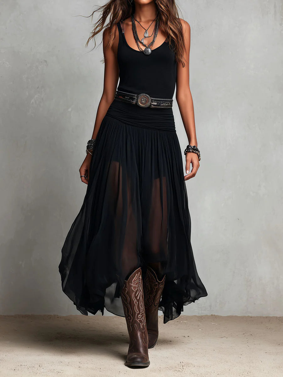 Conjunto de top negro y falda maxi de tul