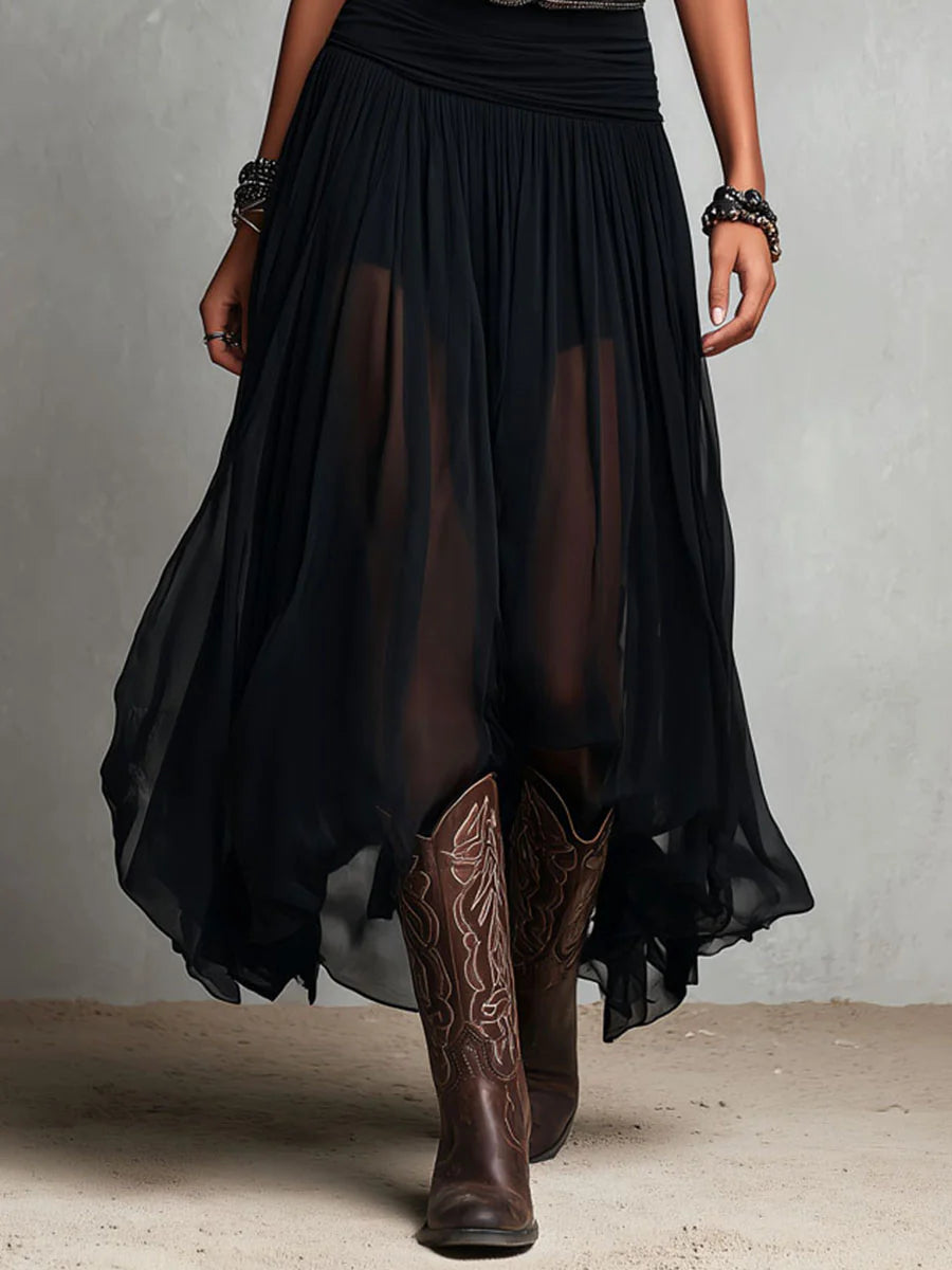 Conjunto de top negro y falda maxi de tul
