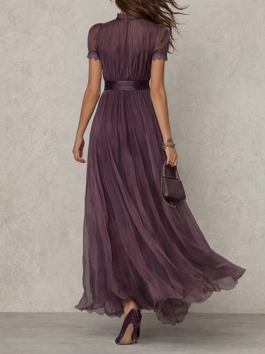 Vestido maxi de gasa morado con escote tipo abertura