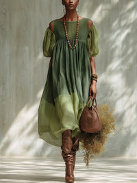 Vestido midi de gasa verde con hombros descubiertos