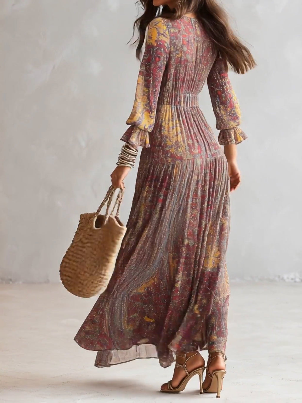 Vestido maxi de gasa con estampado paisley y escote en V
