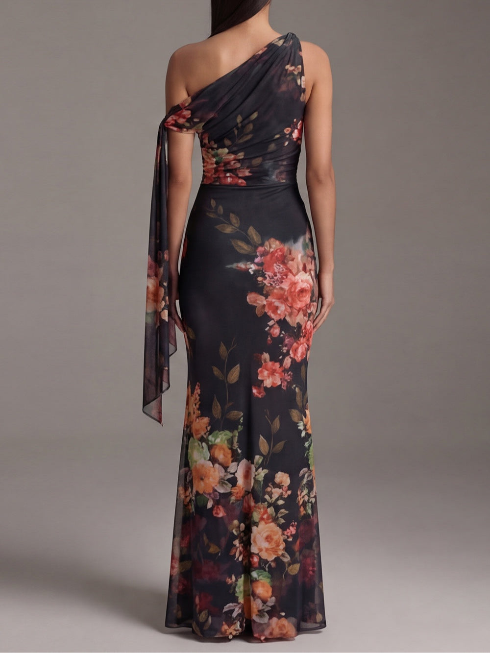 Vestido maxi plisado negro de un solo hombro