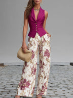 Conjunto de chaleco rosa y pantalón ancho floral