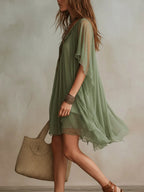Vestido mini vaporoso verde de gasa con escote en V