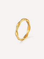 Anillo de Diseño Curvo Moderno